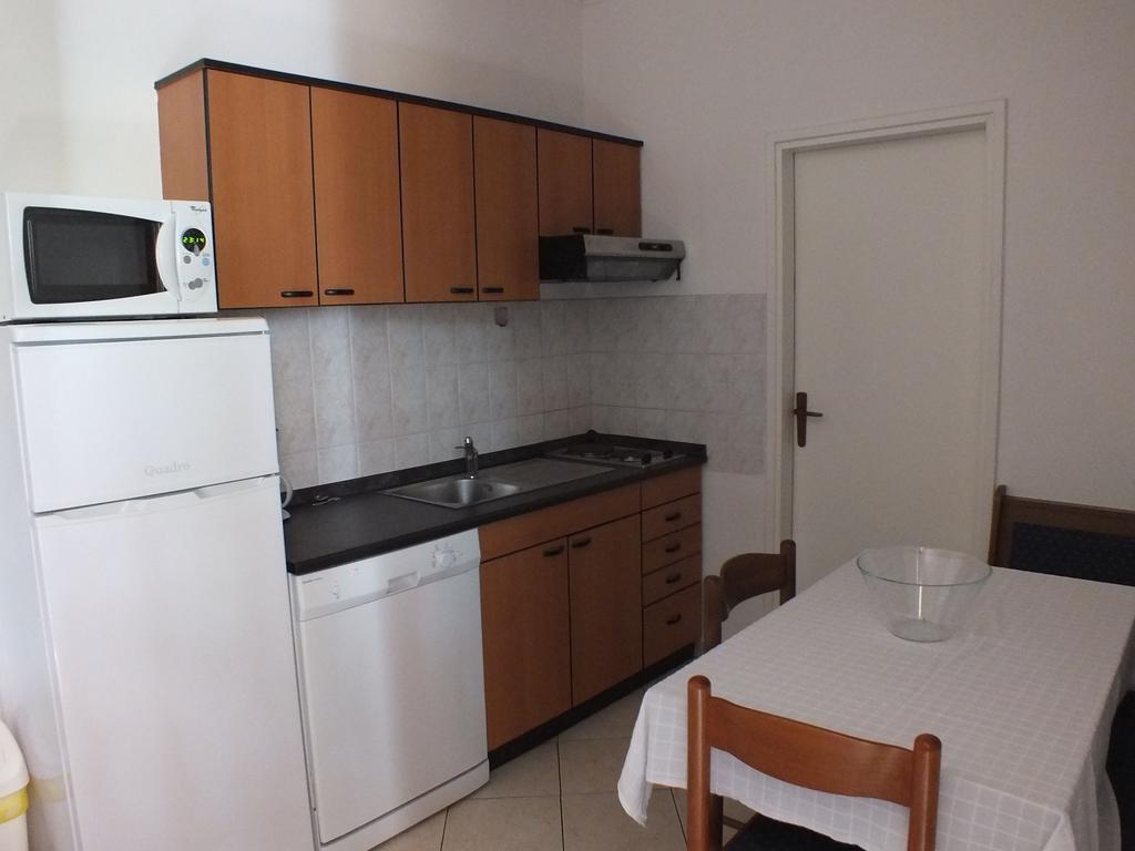 Aqua Family Apartments Karigador Ruang foto